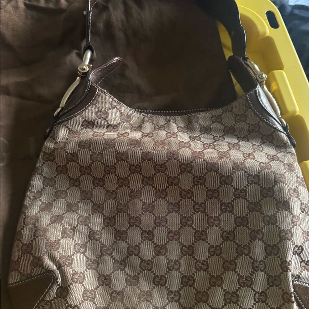 Gucci Beige and Brown Monogram Shoulder Bag - Picture 2 of 6